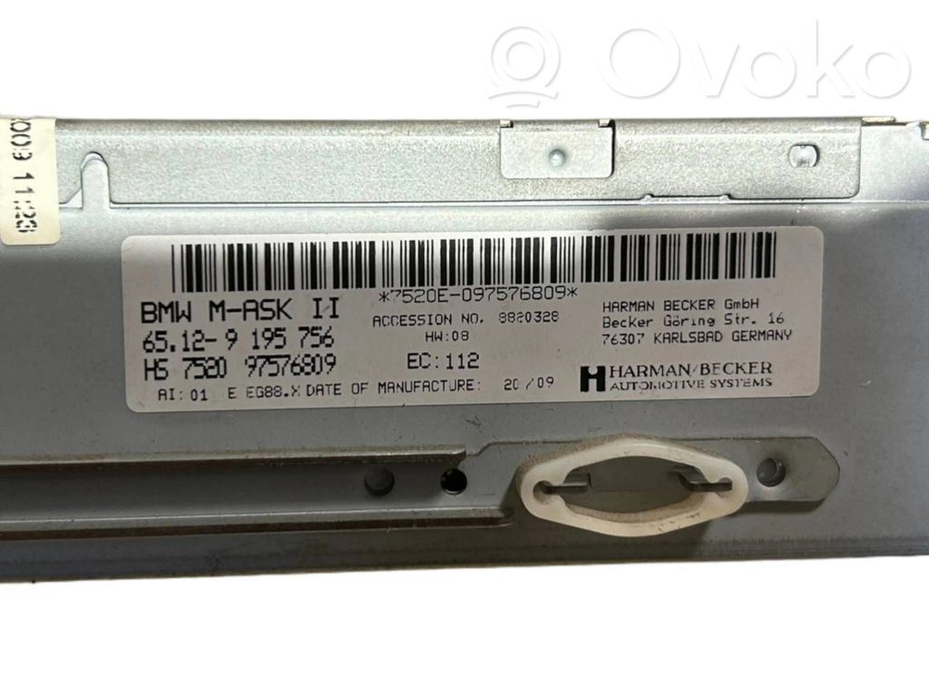 Radio / CD/DVD atskaņotājs / navigācija