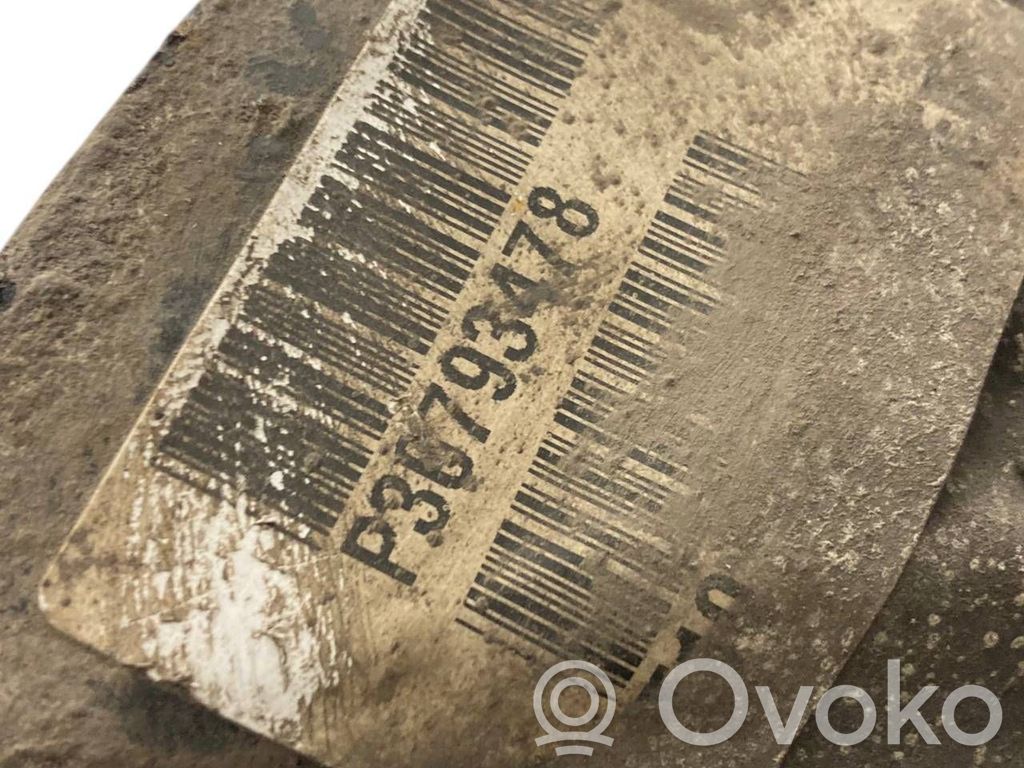 Priekšējā riteņa rumbas vārpstas šarnīrs (stupica, capfa)