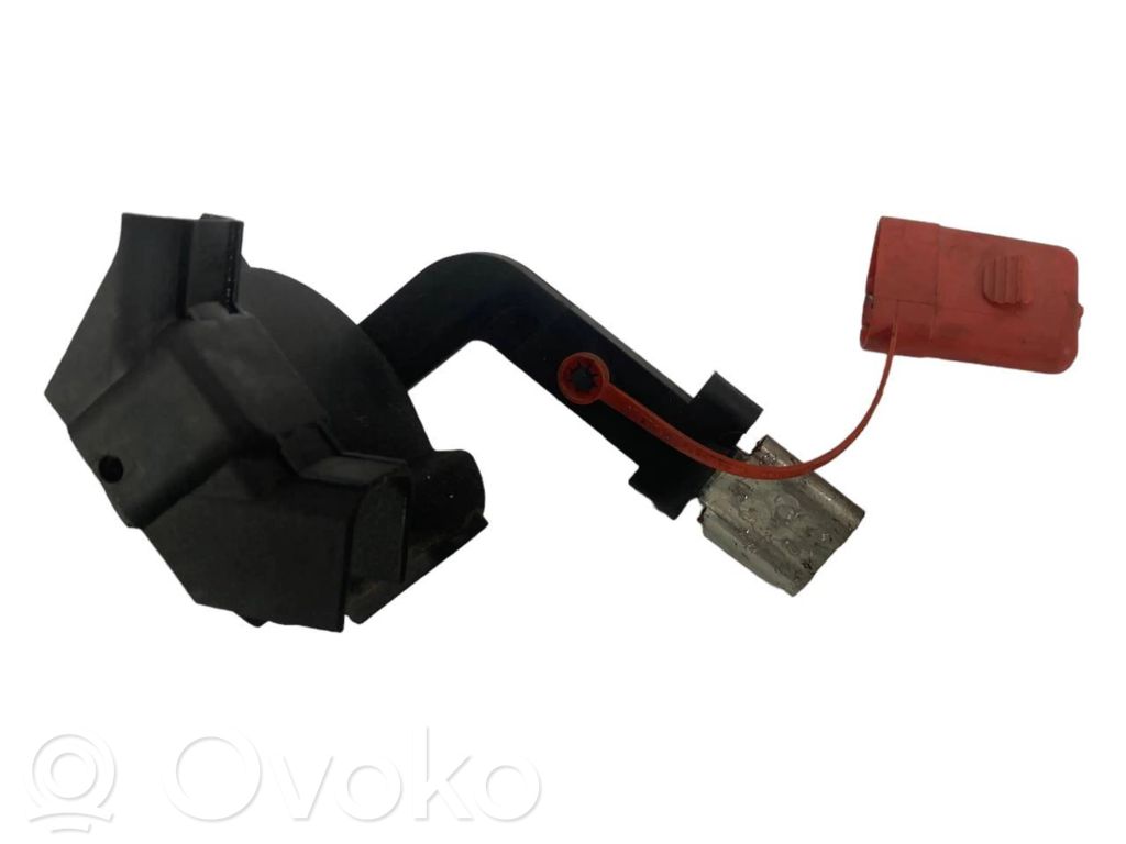 Positive wire (battery)
