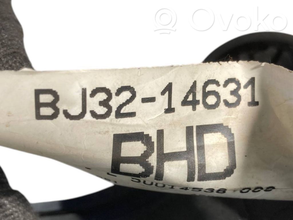 Skaļrunis (-i) priekšējās durvīs