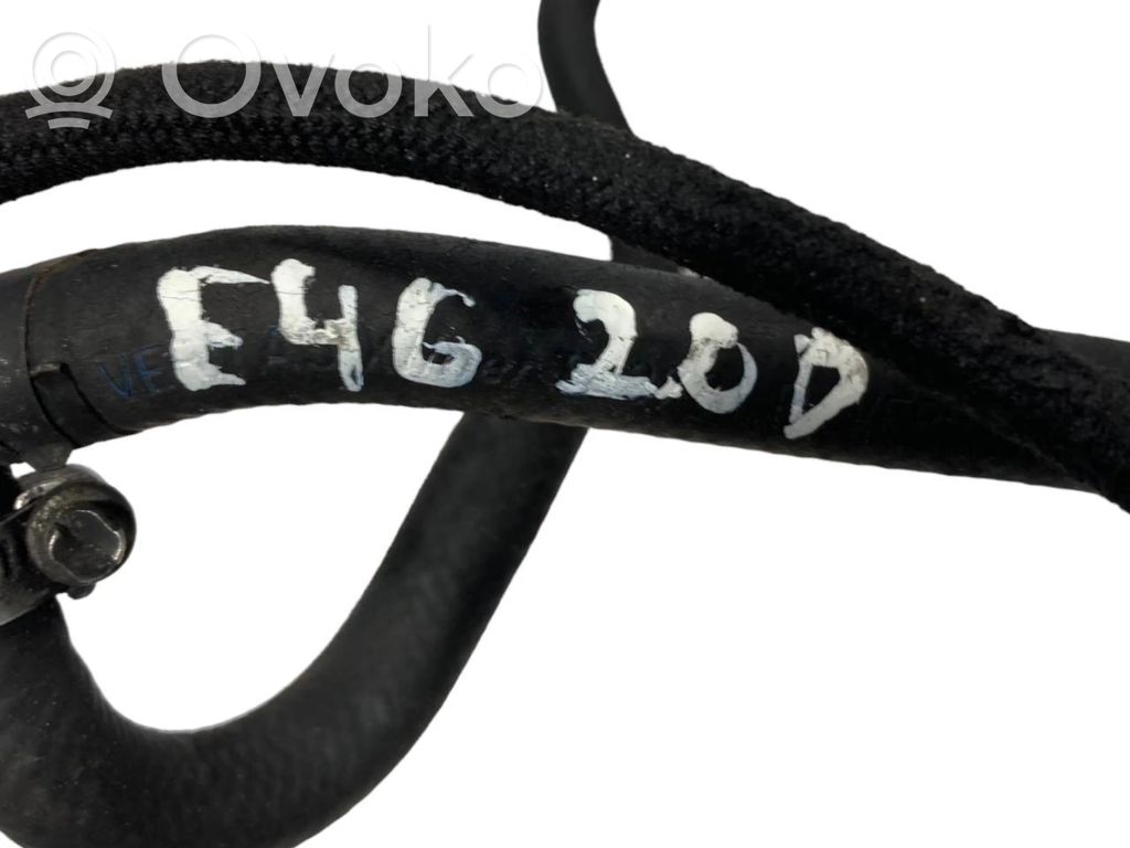 Caurule (-es) / šļūtene (-es)