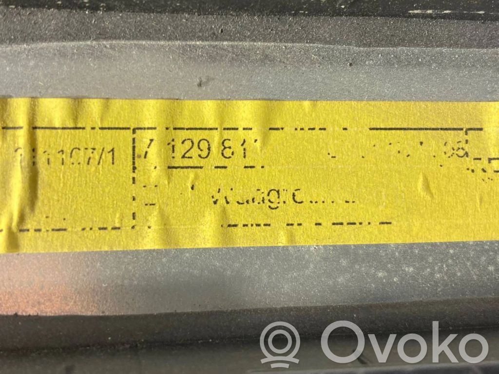 Механическая шторка заднего окна