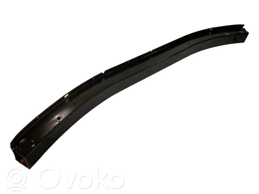Priekšpusē bampera sija / balka