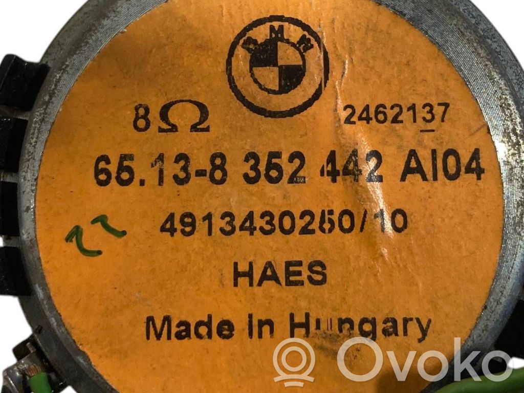 Augsto frekvenču skaļrunis (-i) priekšējās durvīs