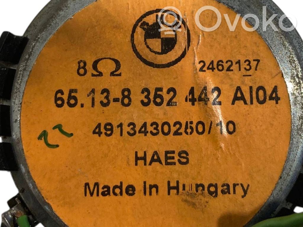 Augsto frekvenču skaļrunis (-i) priekšējās durvīs