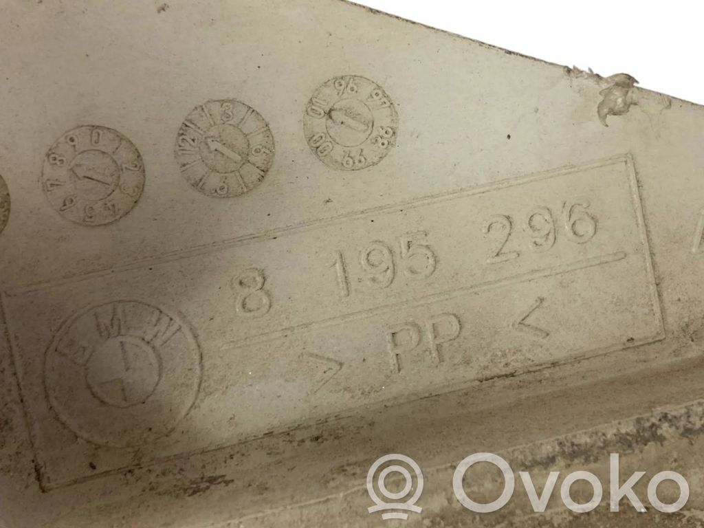 Держатель переднего бампера