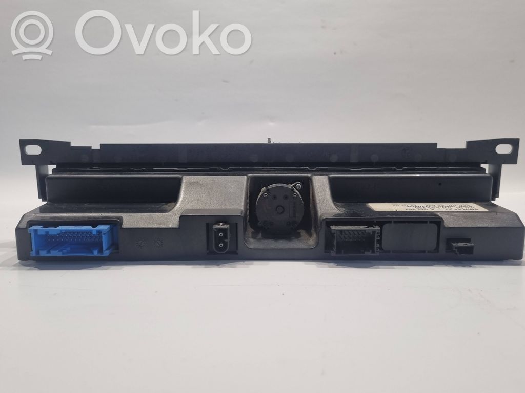 Gaisa kondicioniera / klimata kontroles / salona apsildes vadības bloks (salonā)