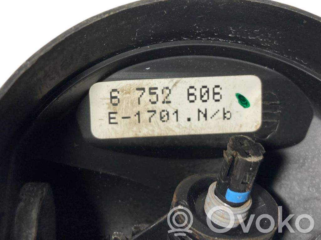 Priekšpusē piekares augstuma sensors