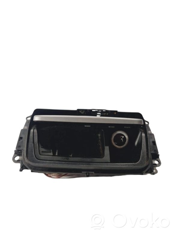 Другая часть интерьера