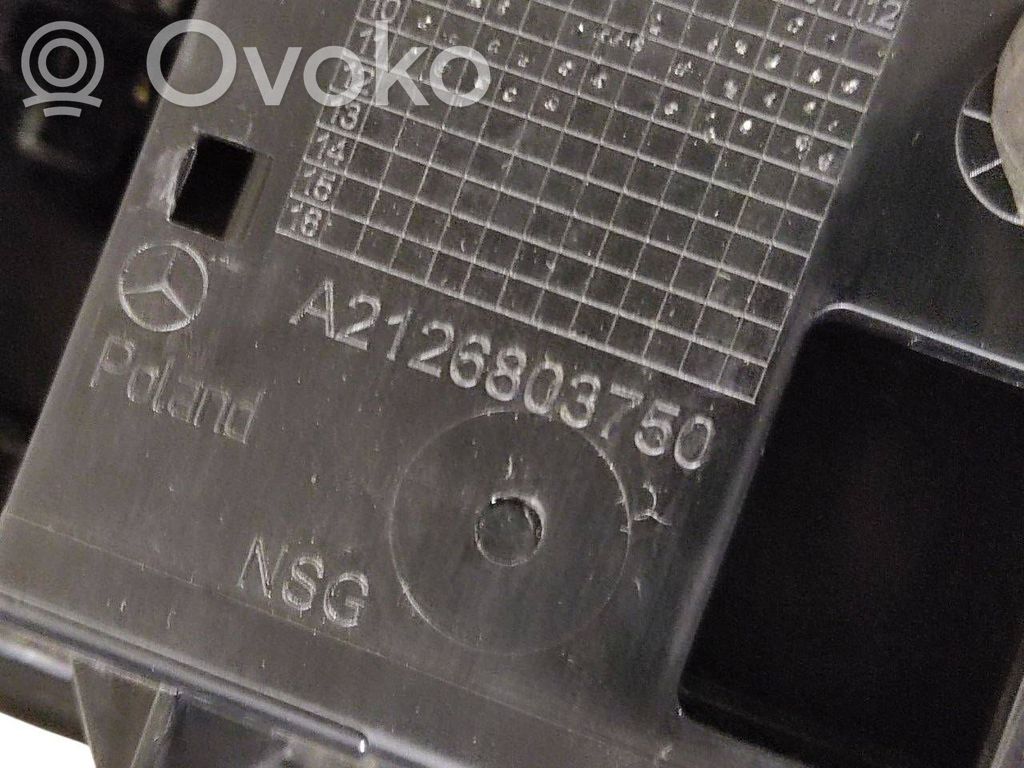 Pelnutrauks (aizmugurē)