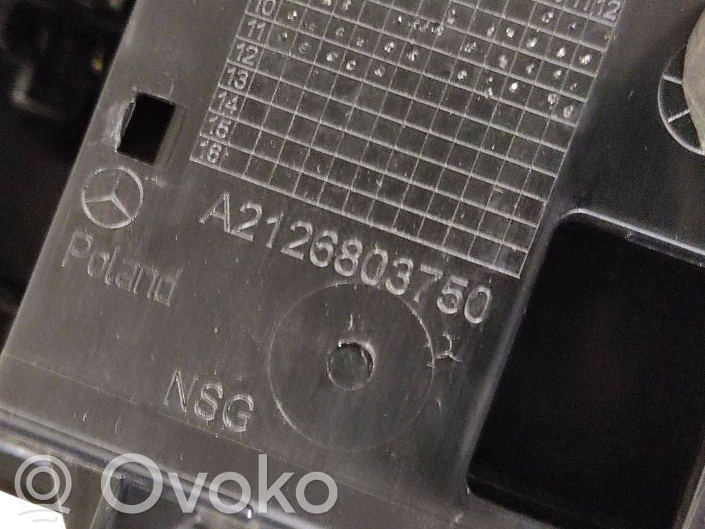 Pelnutrauks (aizmugurē)