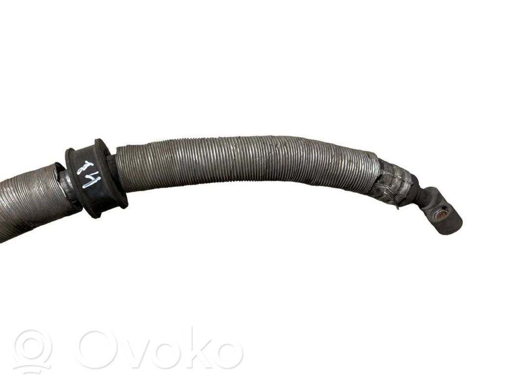 Air conditioner pipe(s) / hose(s)