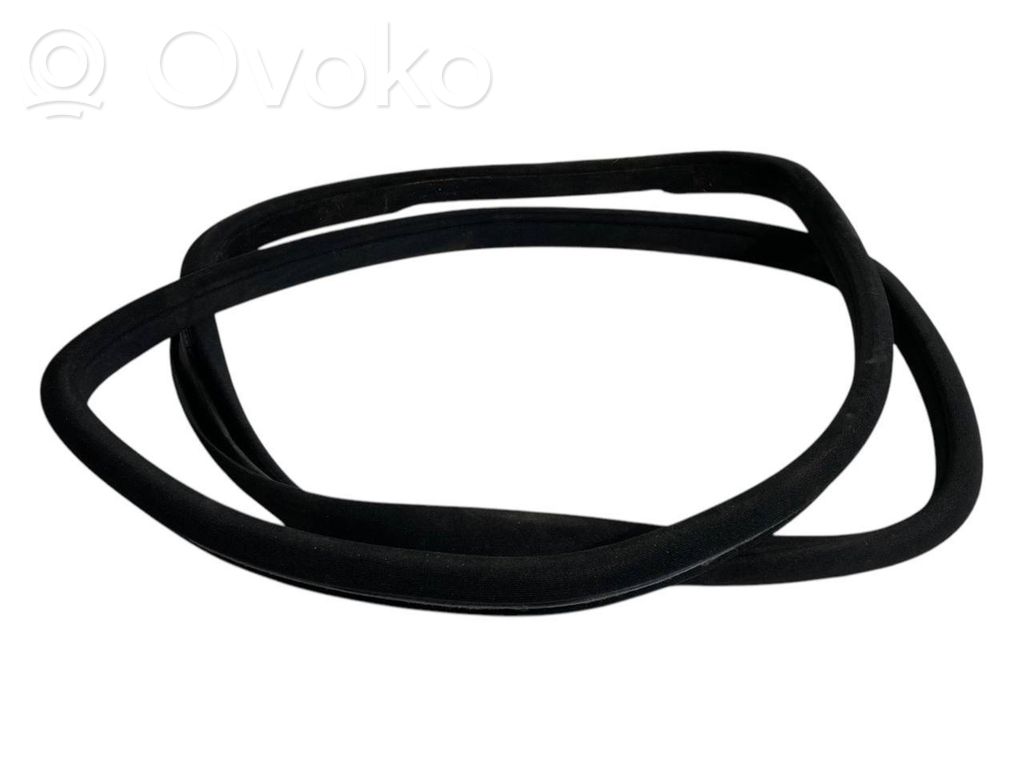Rear trim rubber (in the body)