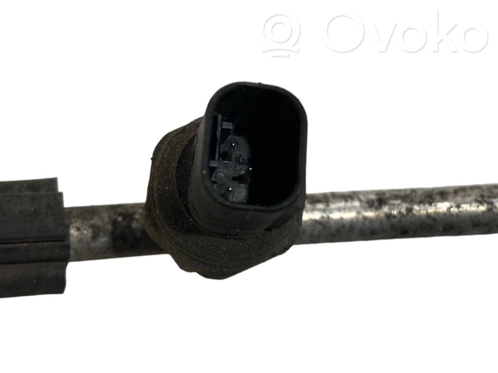 Air conditioner pipe(s) / hose(s)