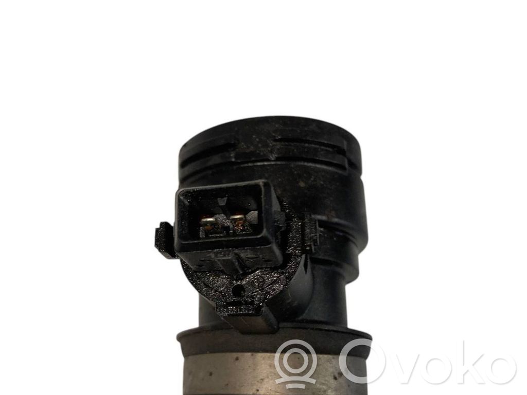 Caurulīte (-es) / šļūtene (-es)