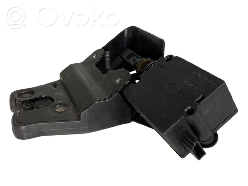 Rear cover lock