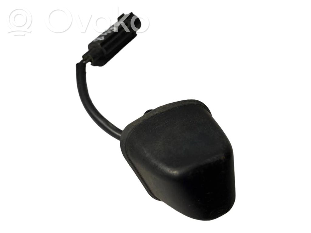 Washer fluid spray(s) for the front window