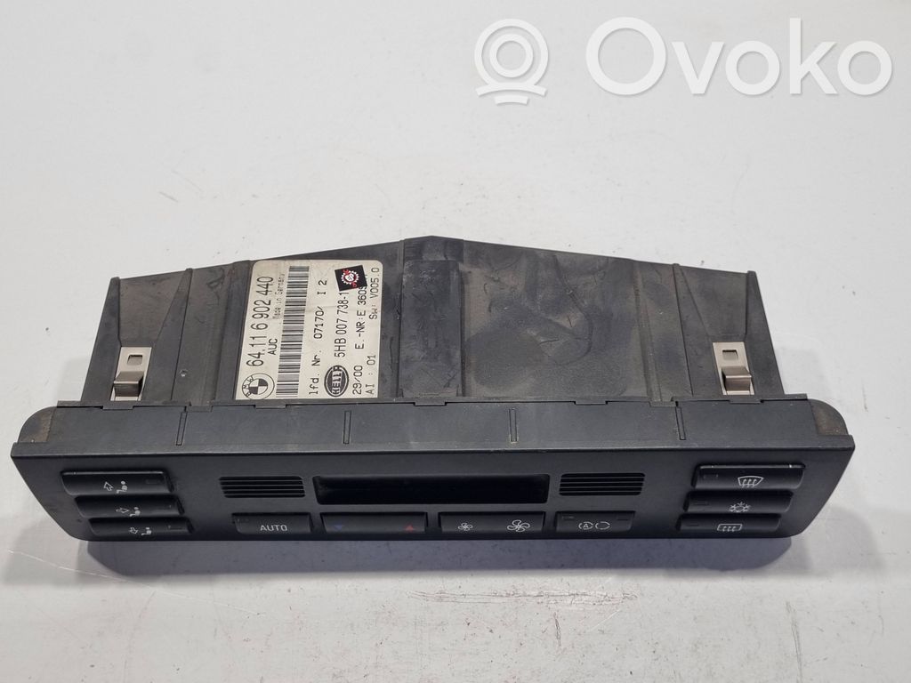 Air conditioning / climate control / interior heating control unit (in the passenger compartment)