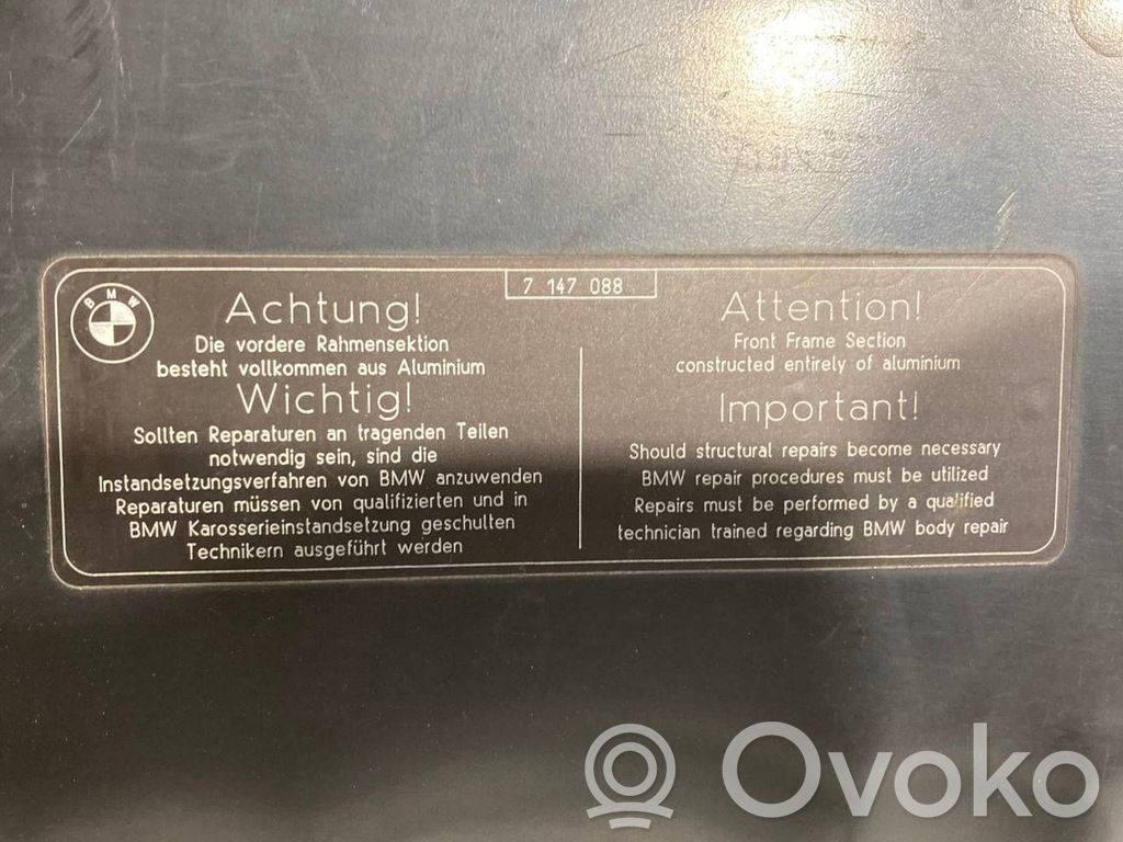 Radiatoru paneļa augšējā daļa (televizors)