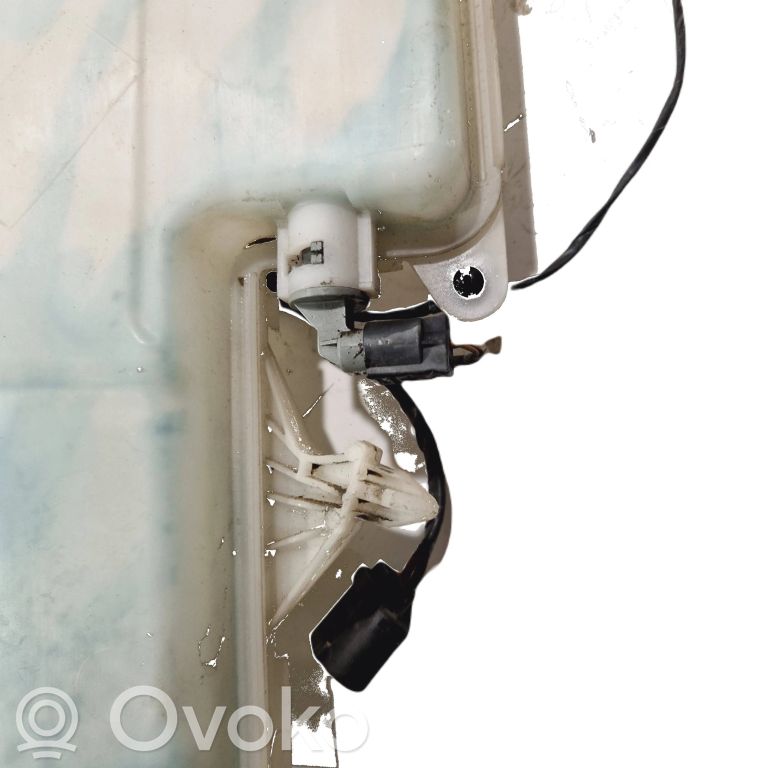 Logu šķidruma tvertne