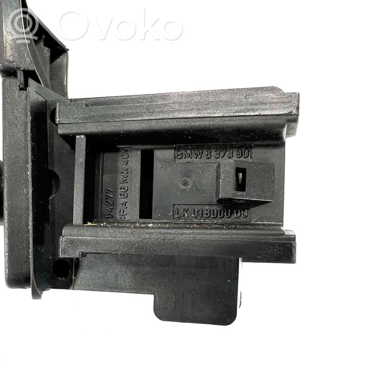 Steering wheel height control switch