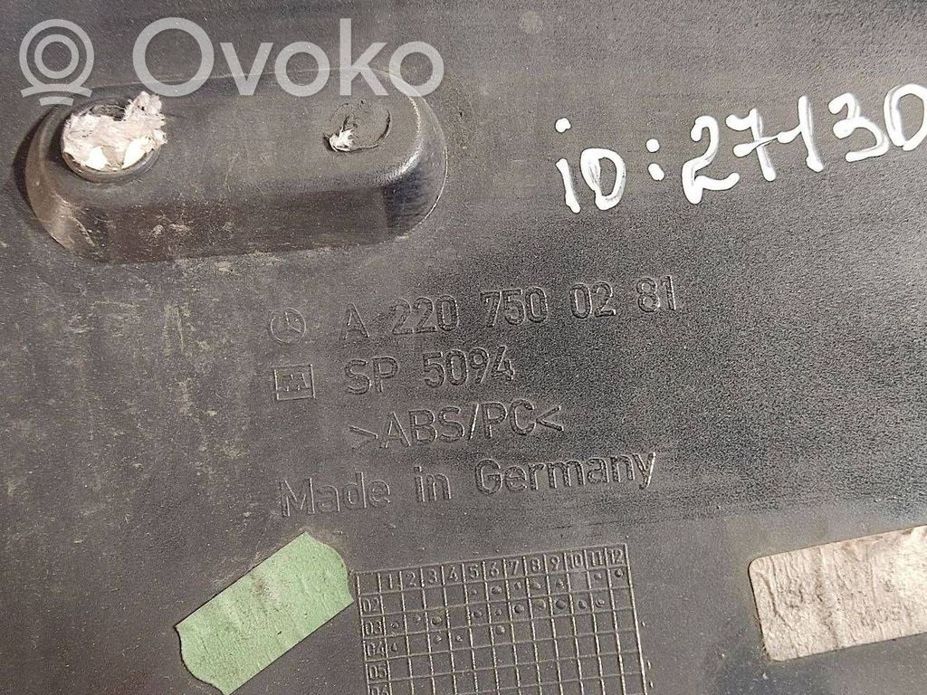 Bagāžnieka numura zīmes apgaismojuma līste