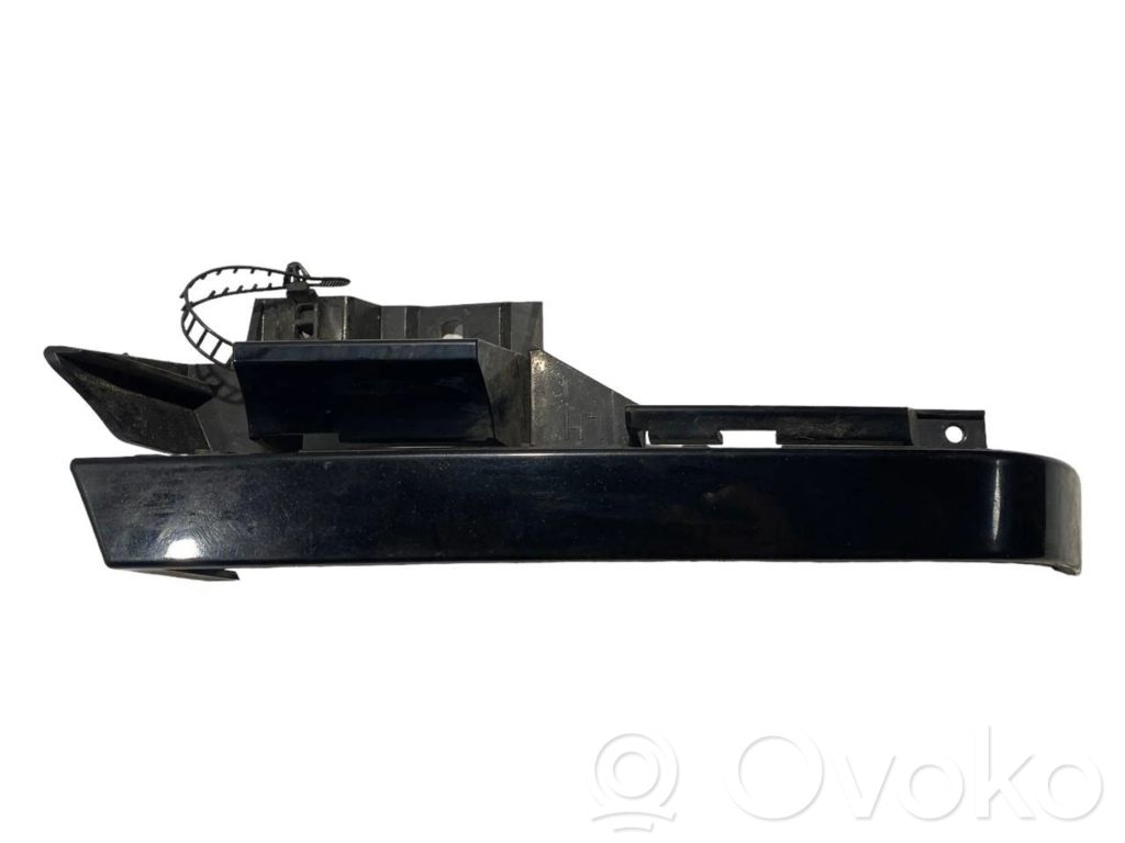 Rear bumper mounting bracket