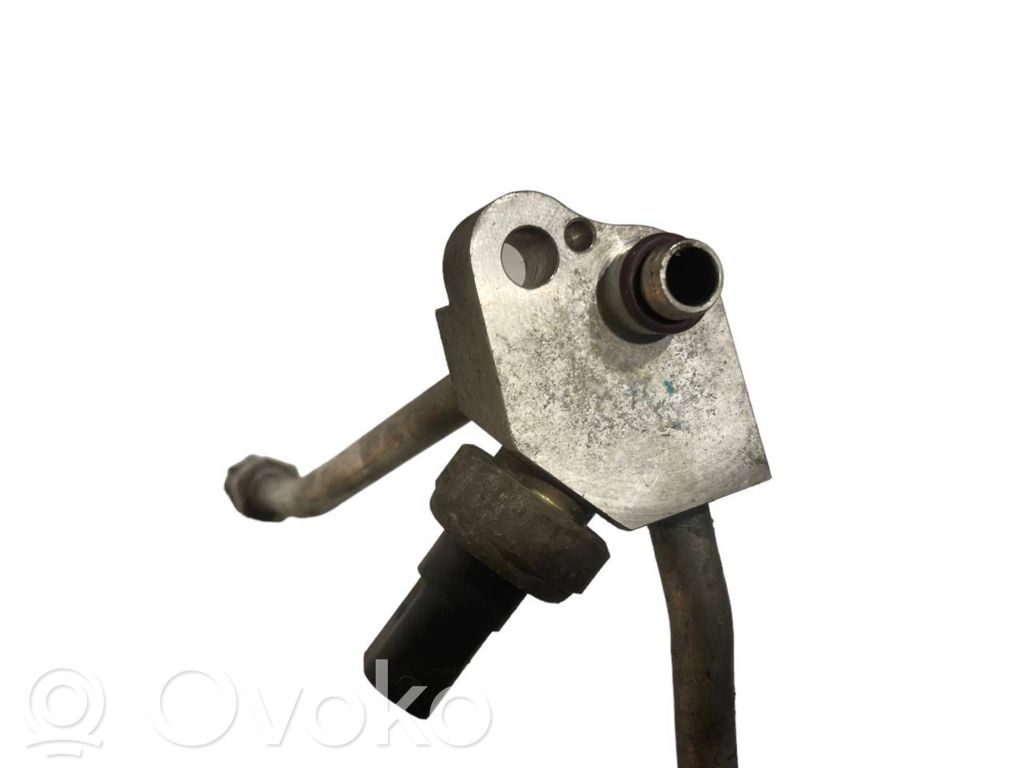Air conditioner pipe(s) / hose(s)
