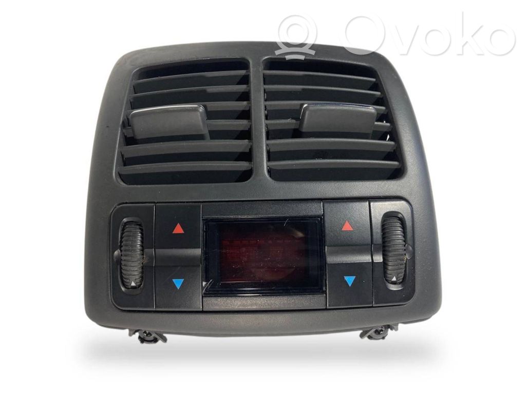 Aizmugurējā gaisa - ventilācijas reste