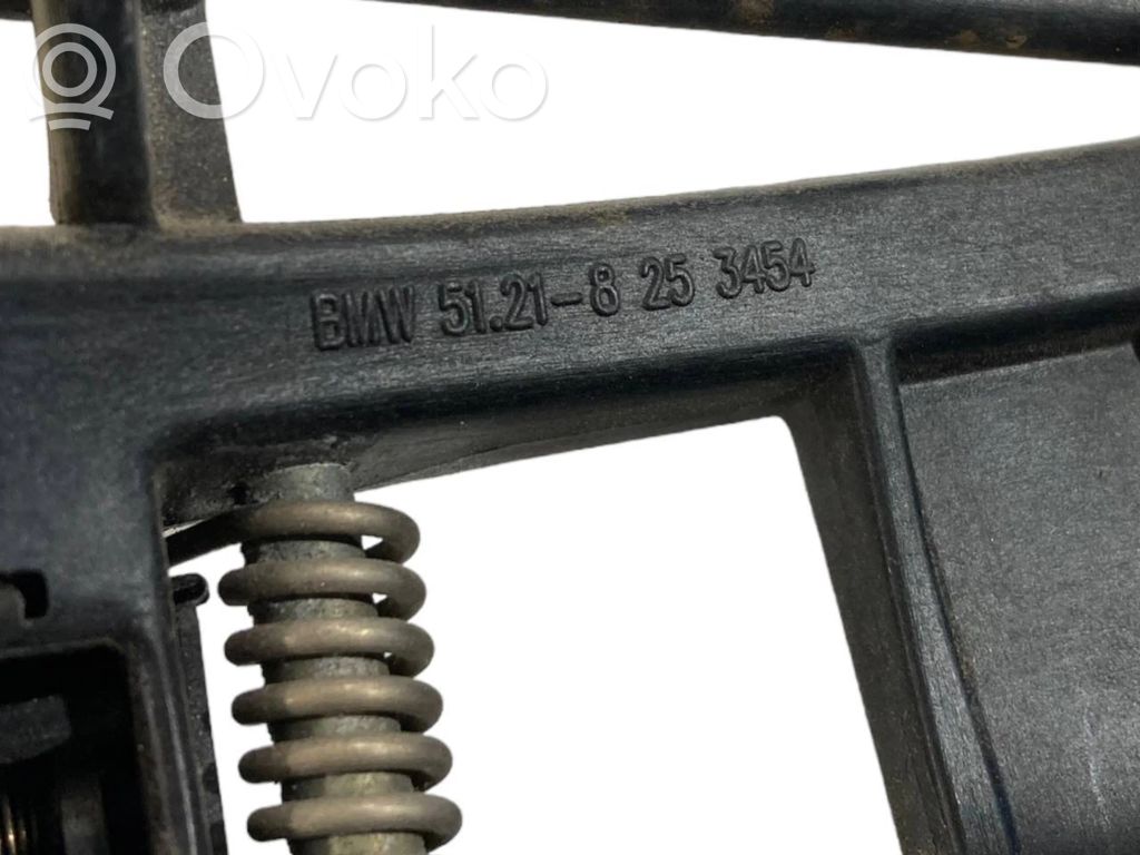 Aizmugurē turētājs / kronšteins ārējam atvēršanas rokturim