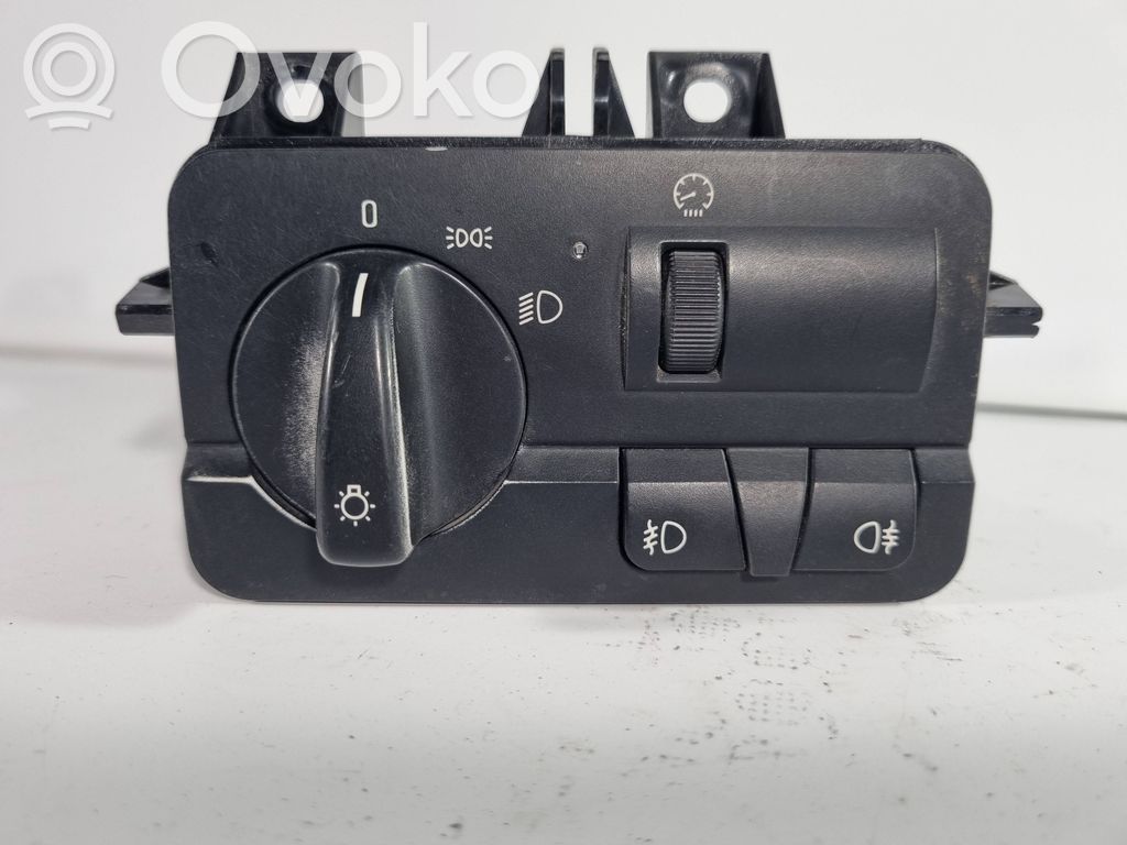 Headlight switch