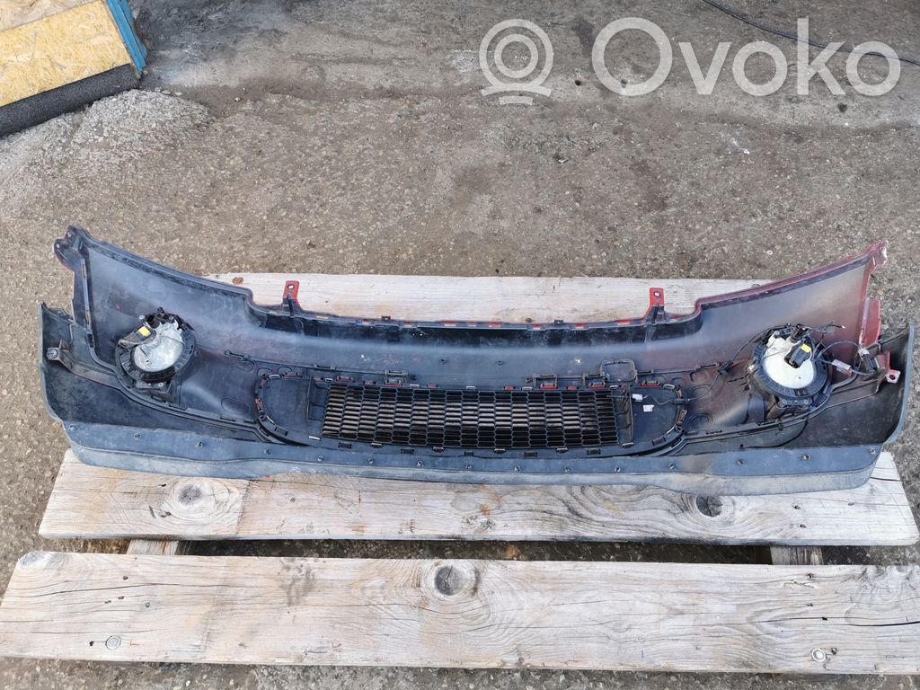 Передний бампер