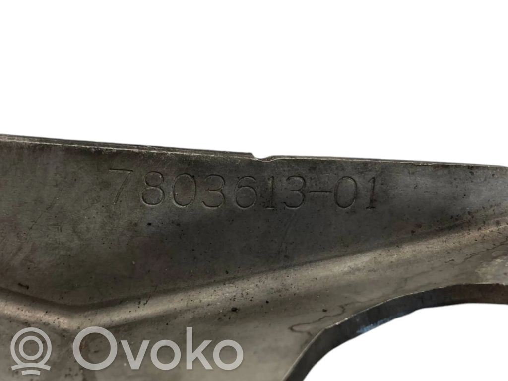 Cita veida dzinēja nodalījuma detaļa