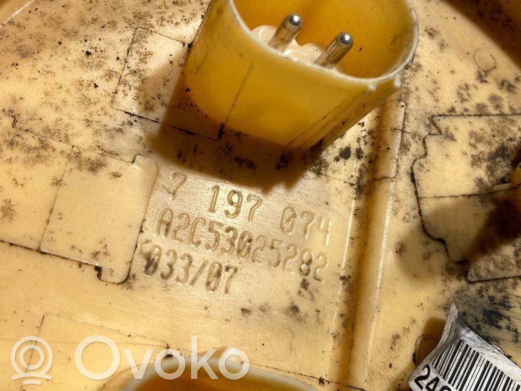 Топливный насос (в топливном баке)