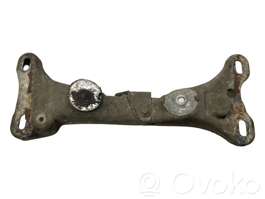 Transmission mounting bracket