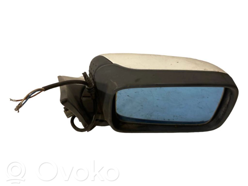 Mirror (electrically controlled)