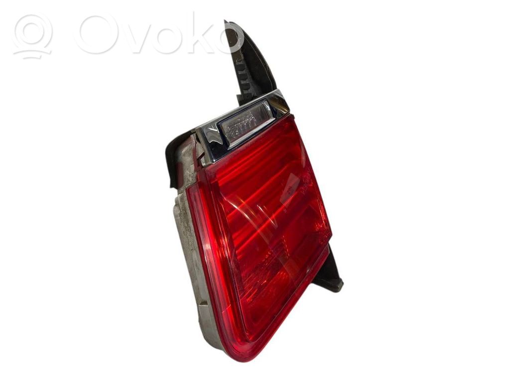 Taillight in the hood