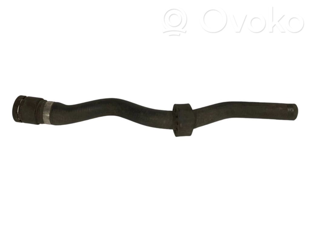 Caurulīte (-es) / šļūtene (-es)