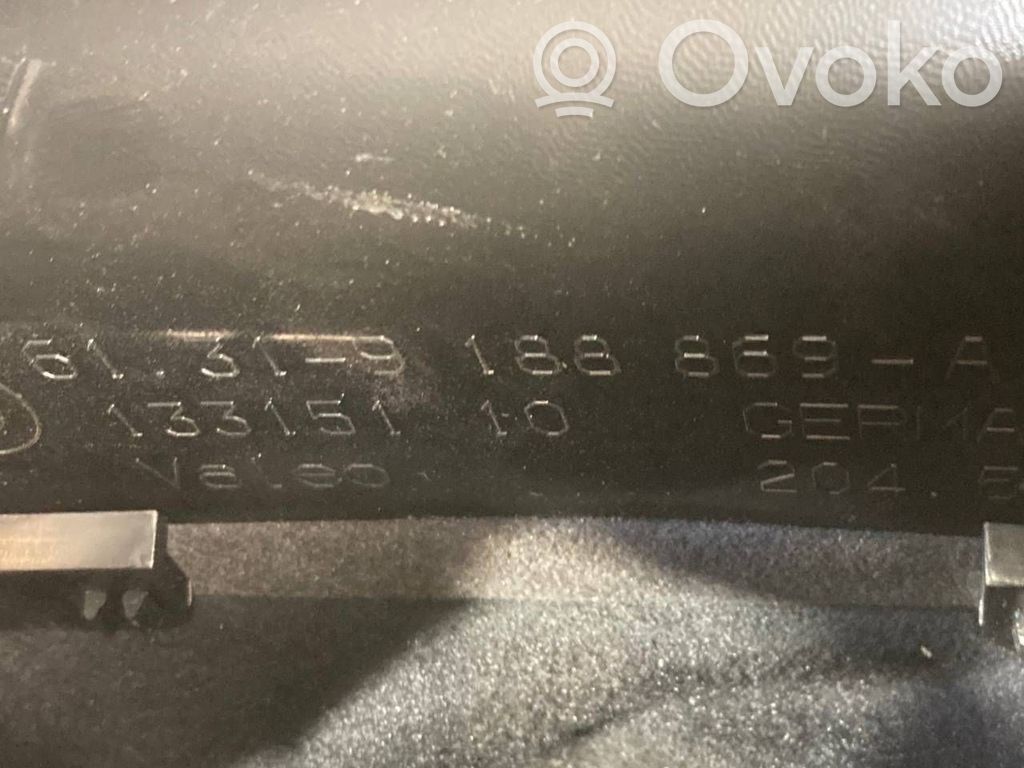 Stūres ass dekoratīvā apdare