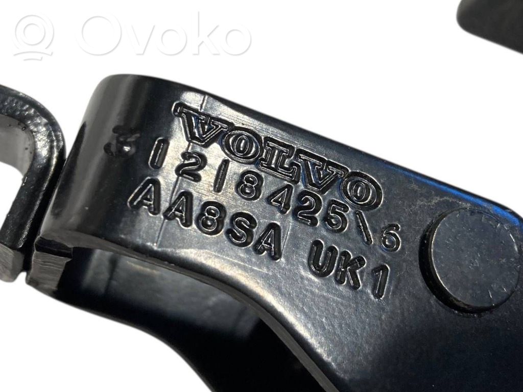 Aizmugurējā pārsega eņģe (-ess)