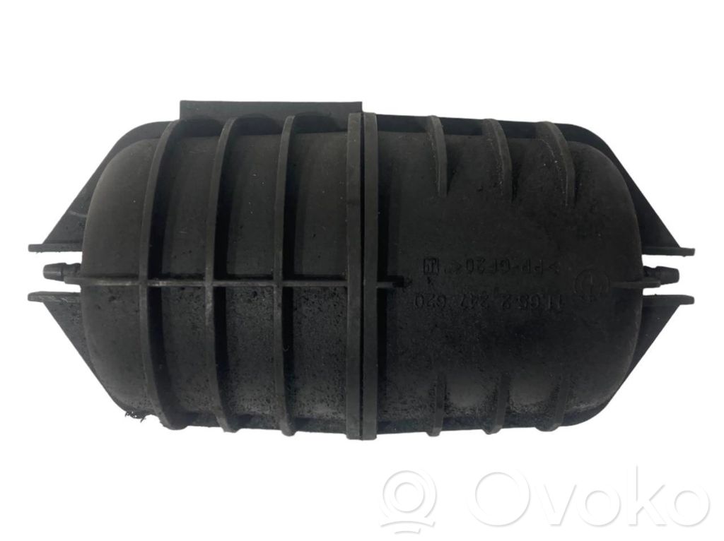 Vacuum air tank
