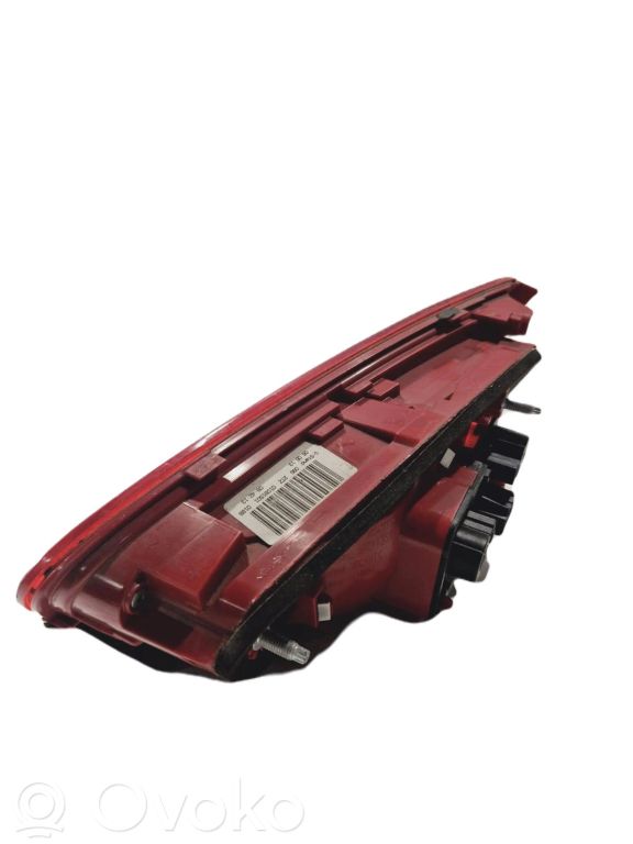 Taillight in the hood