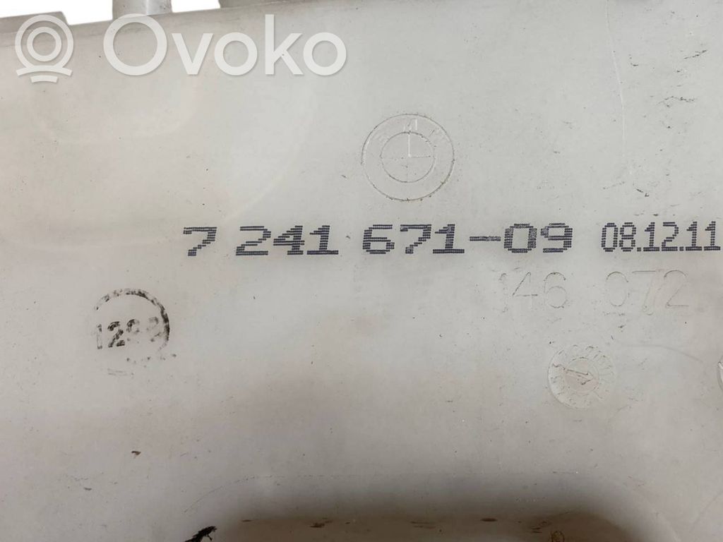 Бачок для жидкости для окон