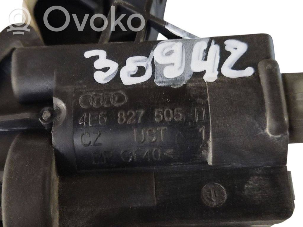 Aizmugurējā pārsega slēdzene