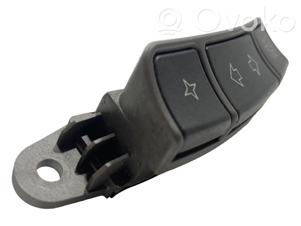 Steering wheel buttons/switches
