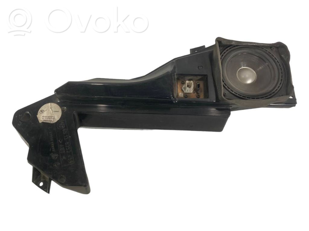 Speaker(s) in the rear door