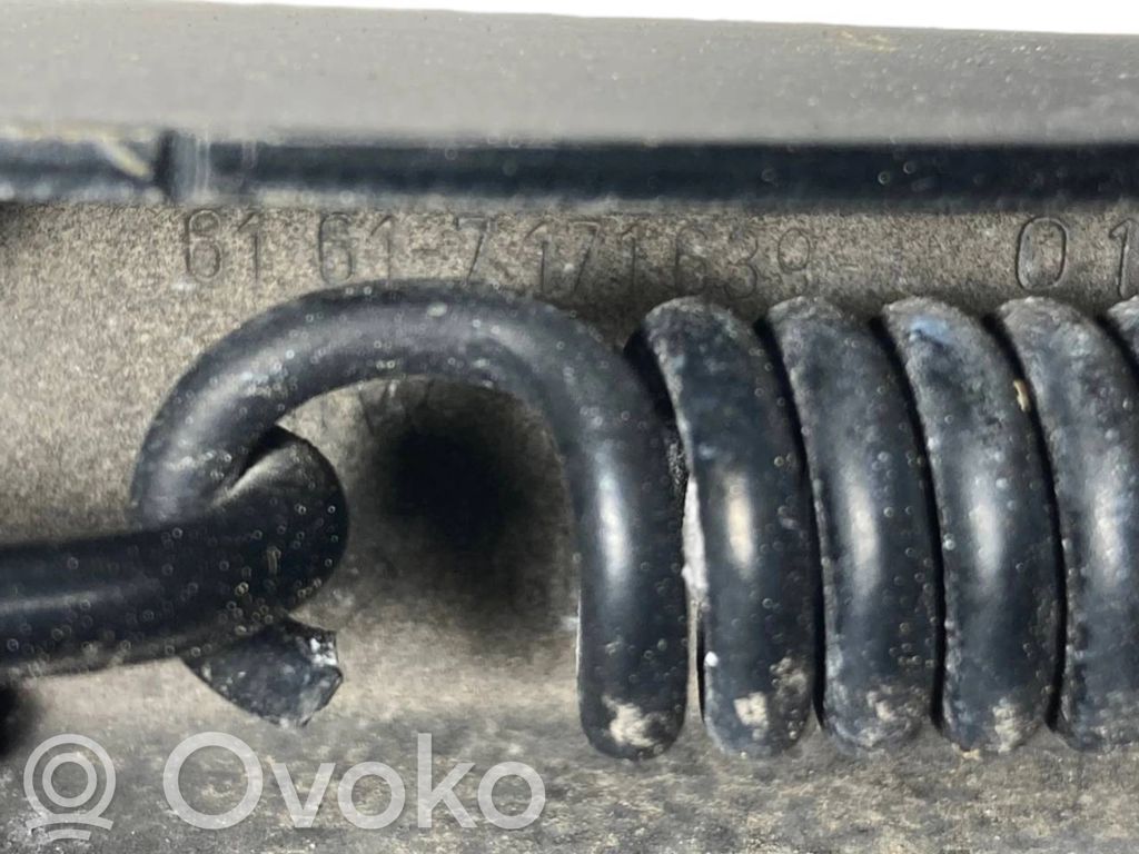 Priekšējā loga tīrītāja kājiņa