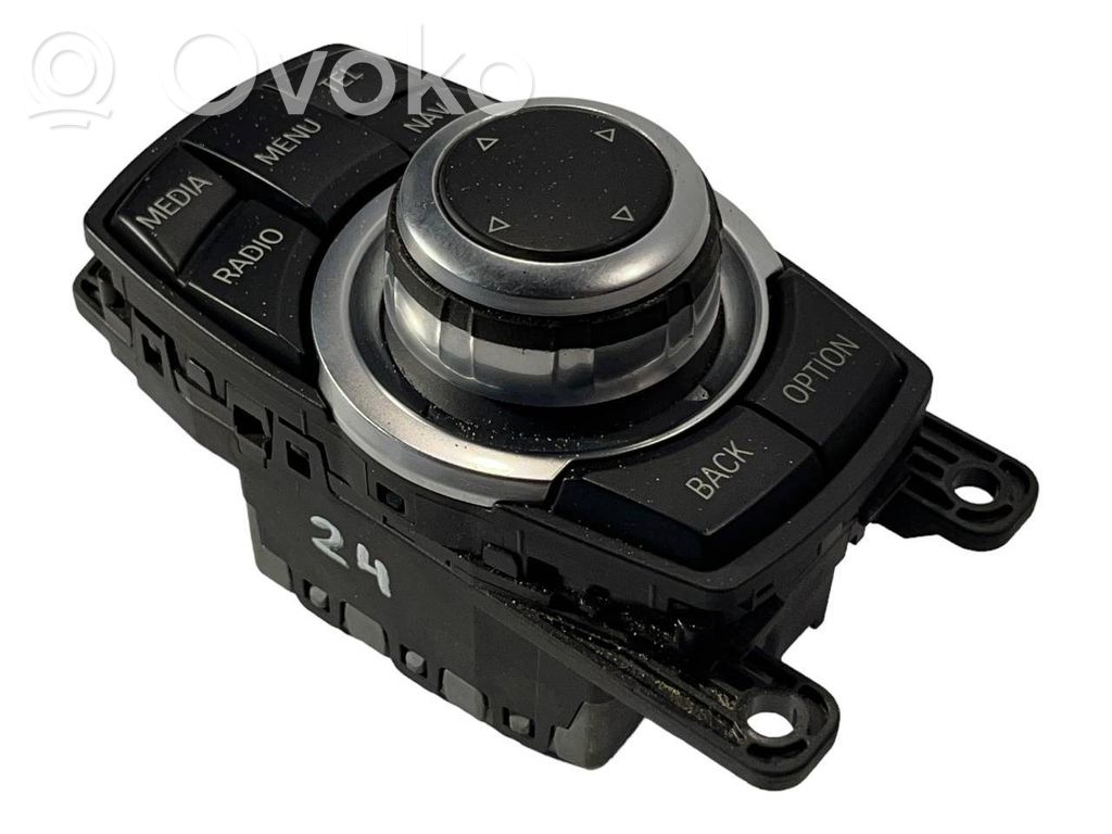 Multimedia controller