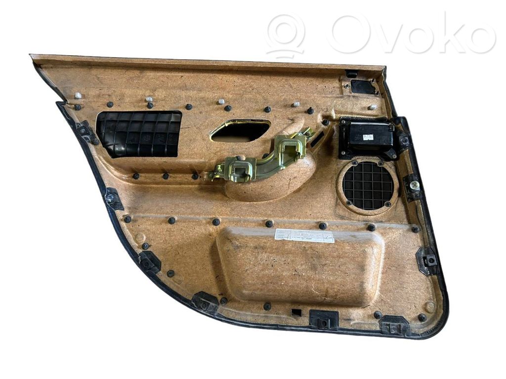 Priekšējo durvju apdare