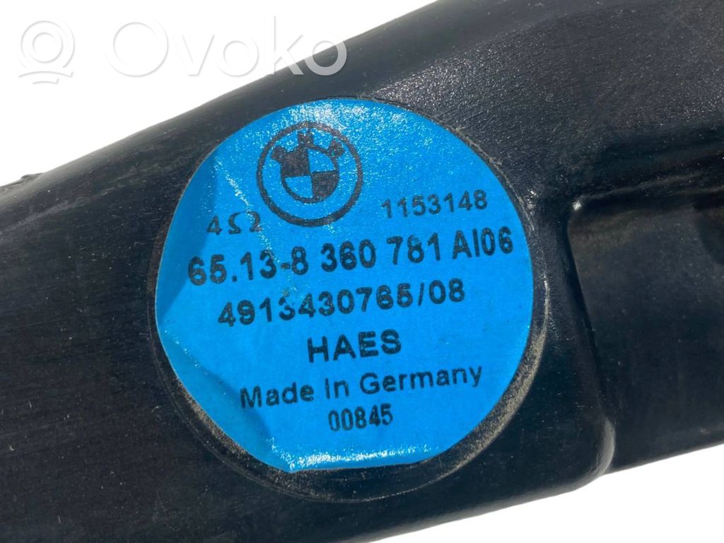 Skaļrunis (-i) priekšējās durvīs